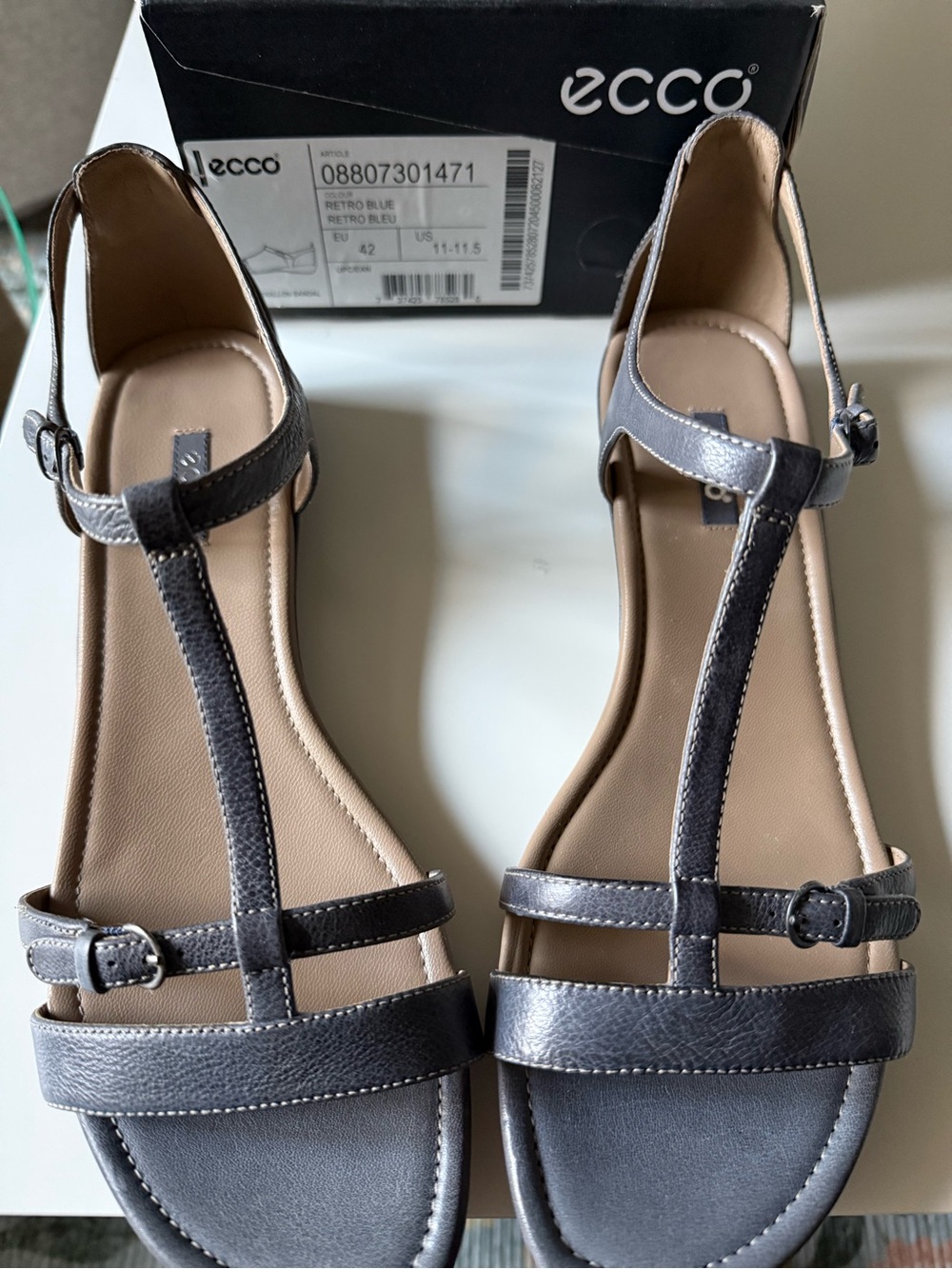ECCO Women's T-Strap Sandals